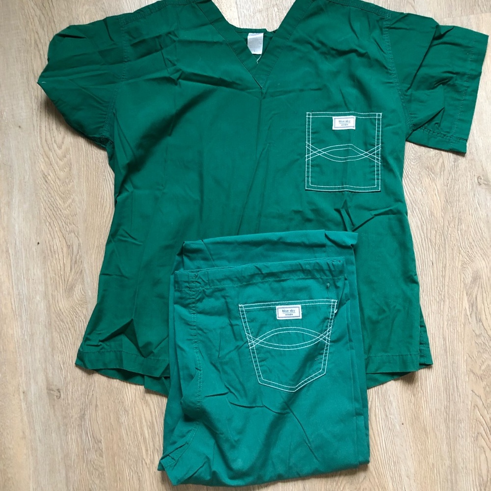 Blue Sky Scrub Set. Drawstring pant with single stitched pocket. Matching top.